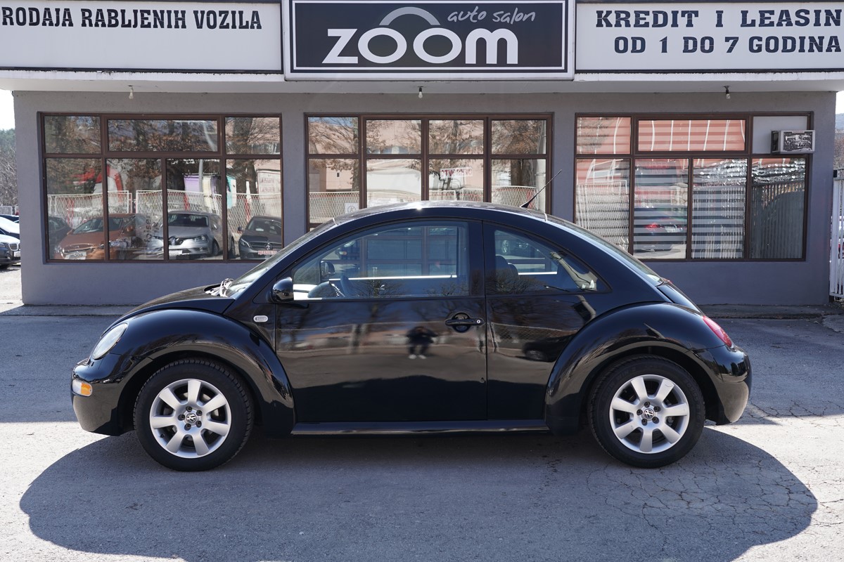 Volkswagen New Beetle
 1,6 BENZIN