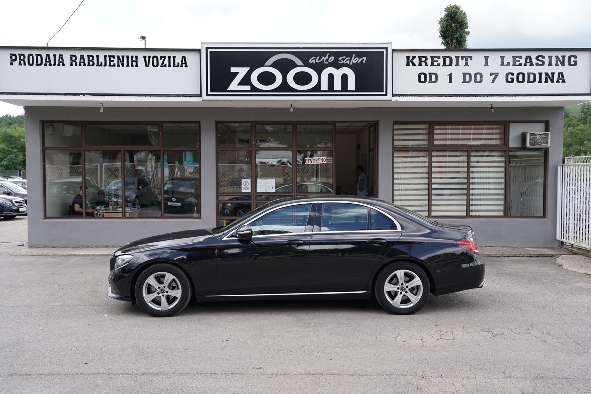 Mercedes-Benz E-Class
 220 D Avantgarde 