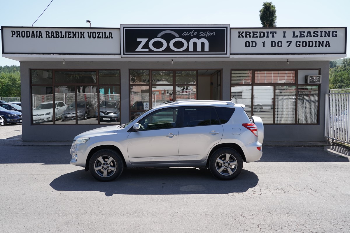 Toyota
 RAV4
 2,2 D