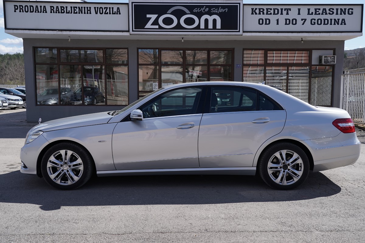 Mercedes-Benz E-Class
 E 220 CDI AVANTGARDE
