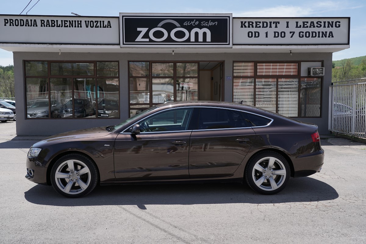 Audi A5
 2.0 TDI