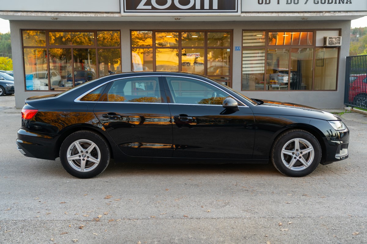 Audi A4
 30 TDI