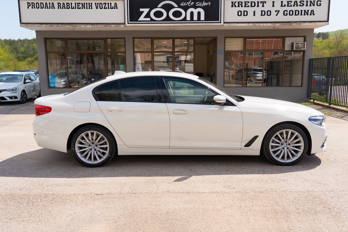 BMW
 5-Series 520d xDrive