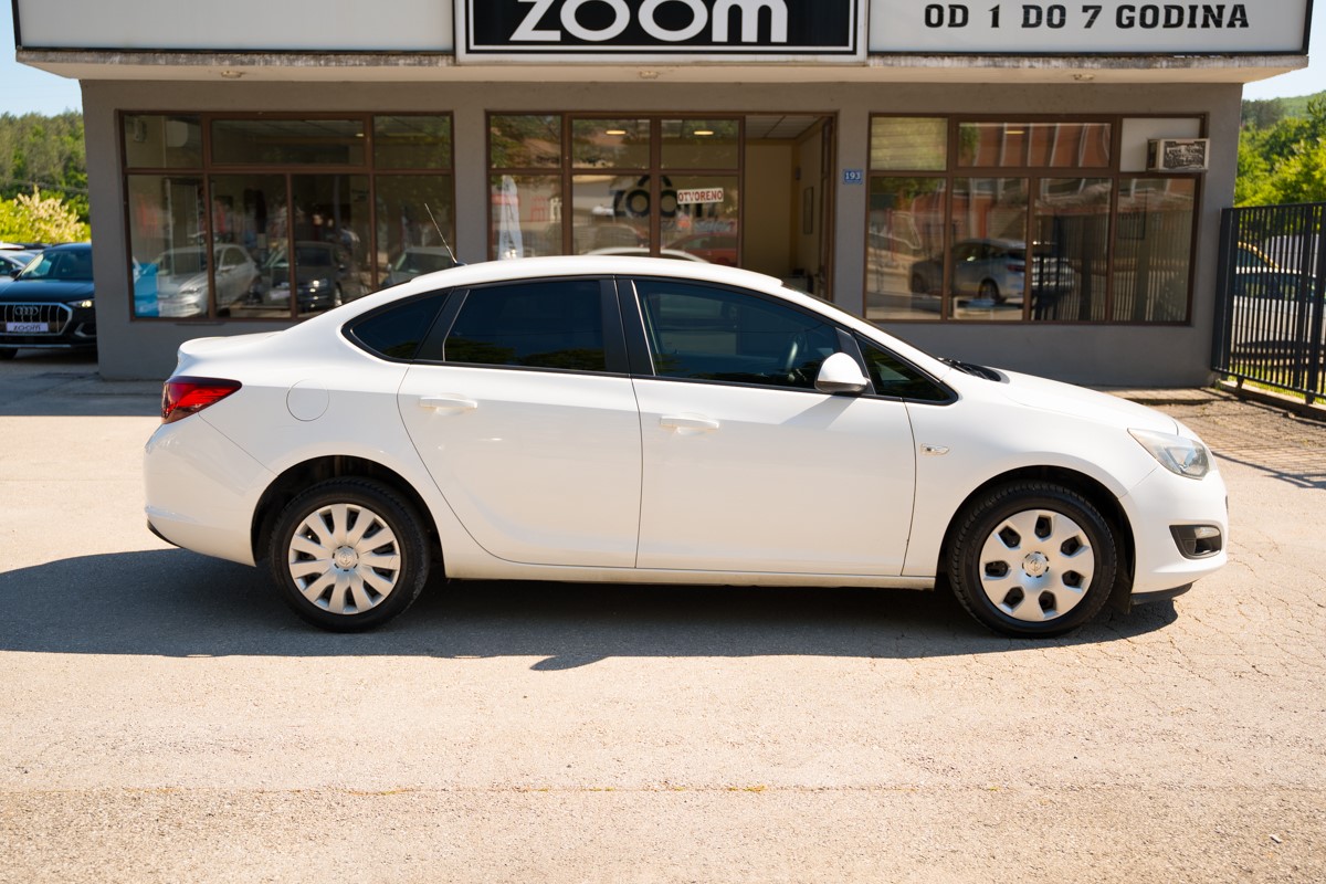 Opel Astra 1.6 CDTI
