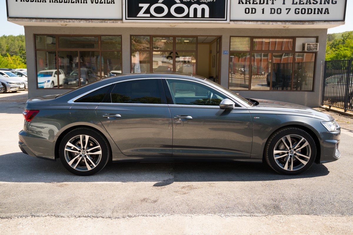 Audi A6
 2.0 TDI S line