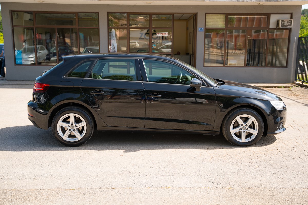 Audi A3
 30 TDI Sportback