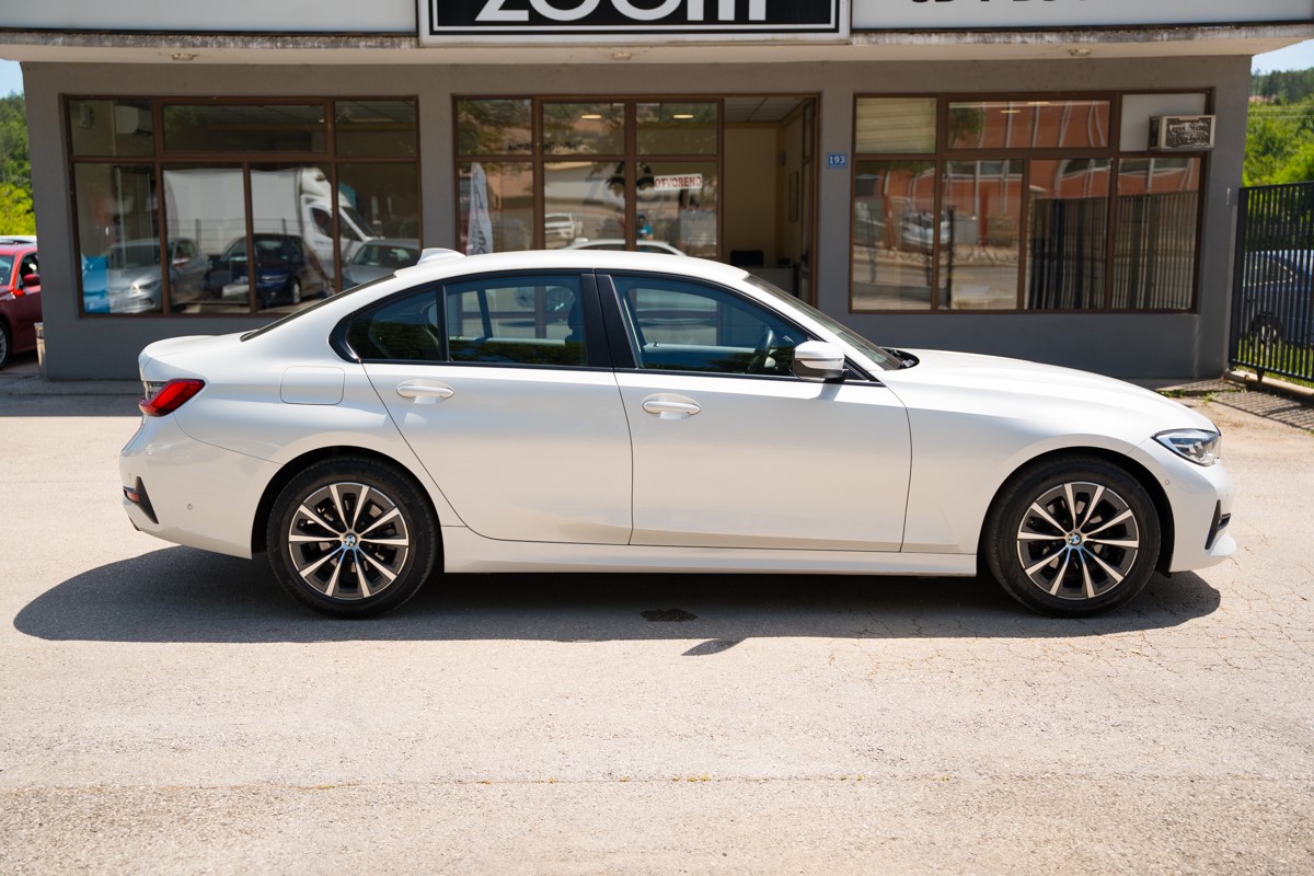 BMW
 3-Series 318D