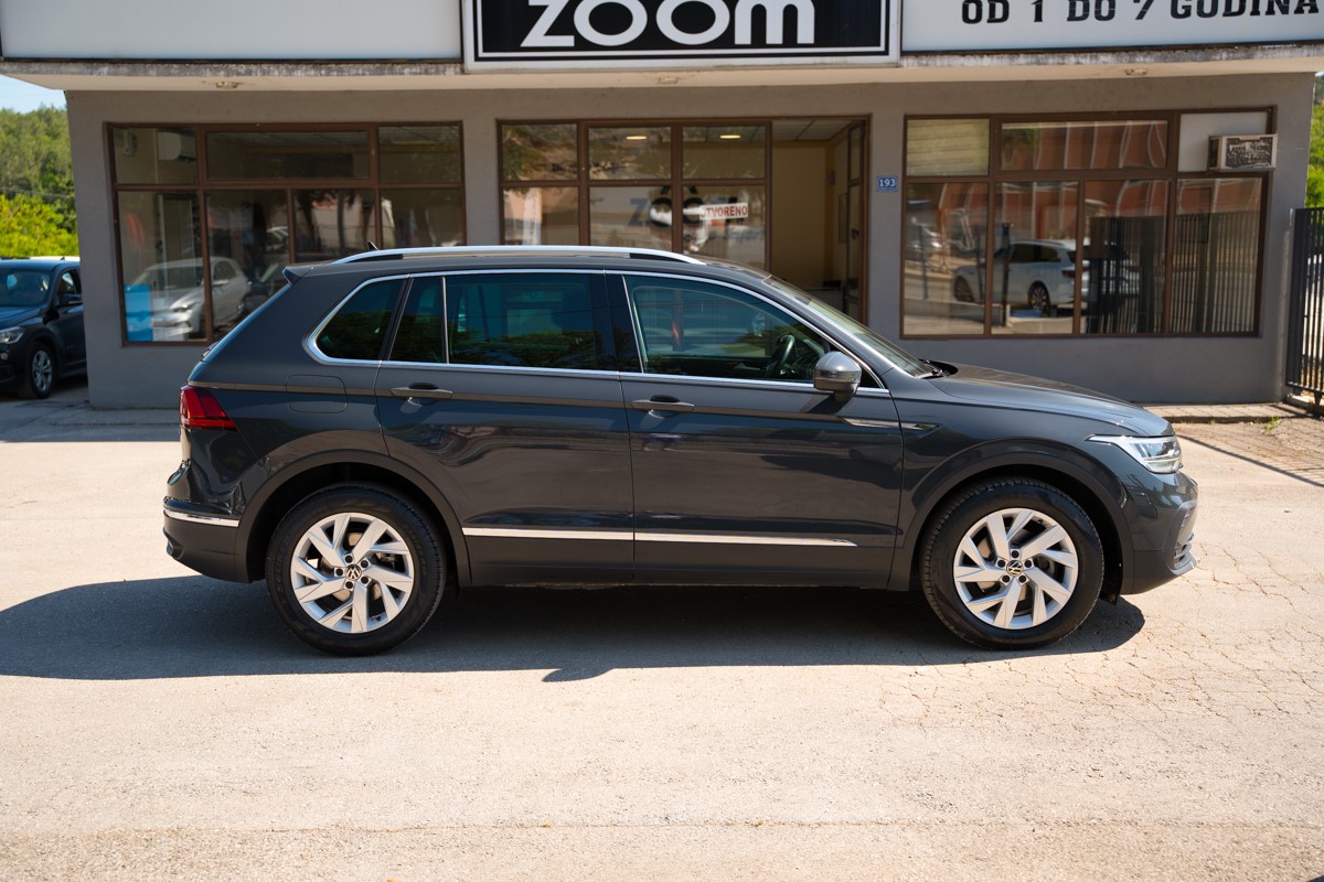 Volkswagen Tiguan
 2.0 TDI DSG 4MOTION