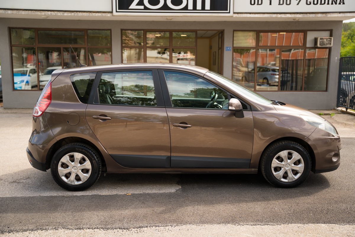 Renault Scenic 1.5 DCI