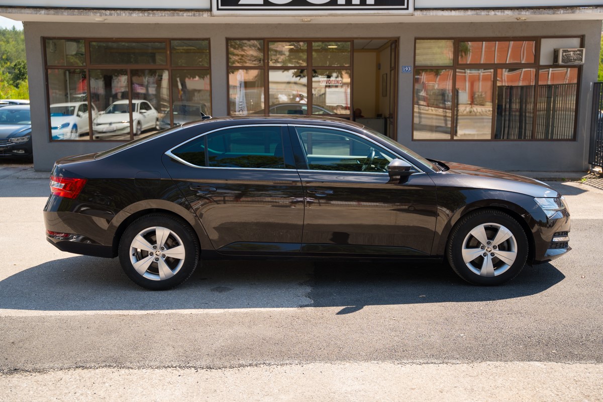Škoda Superb 2.0 TDI DSG