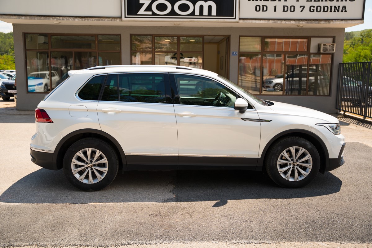 Volkswagen Tiguan
 2.0 TDI DSG