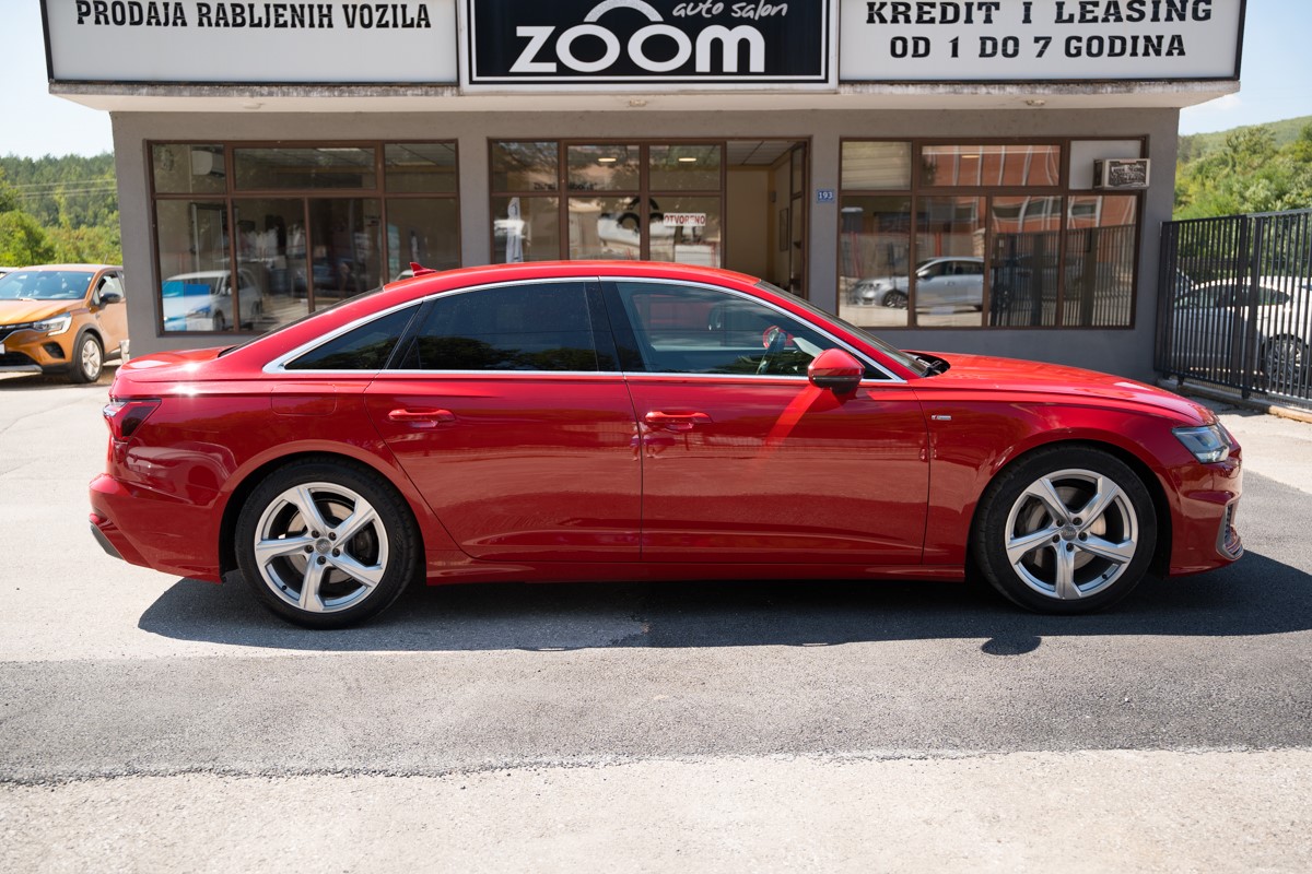 Audi A6
 3.0 TDI S line QUATTRO