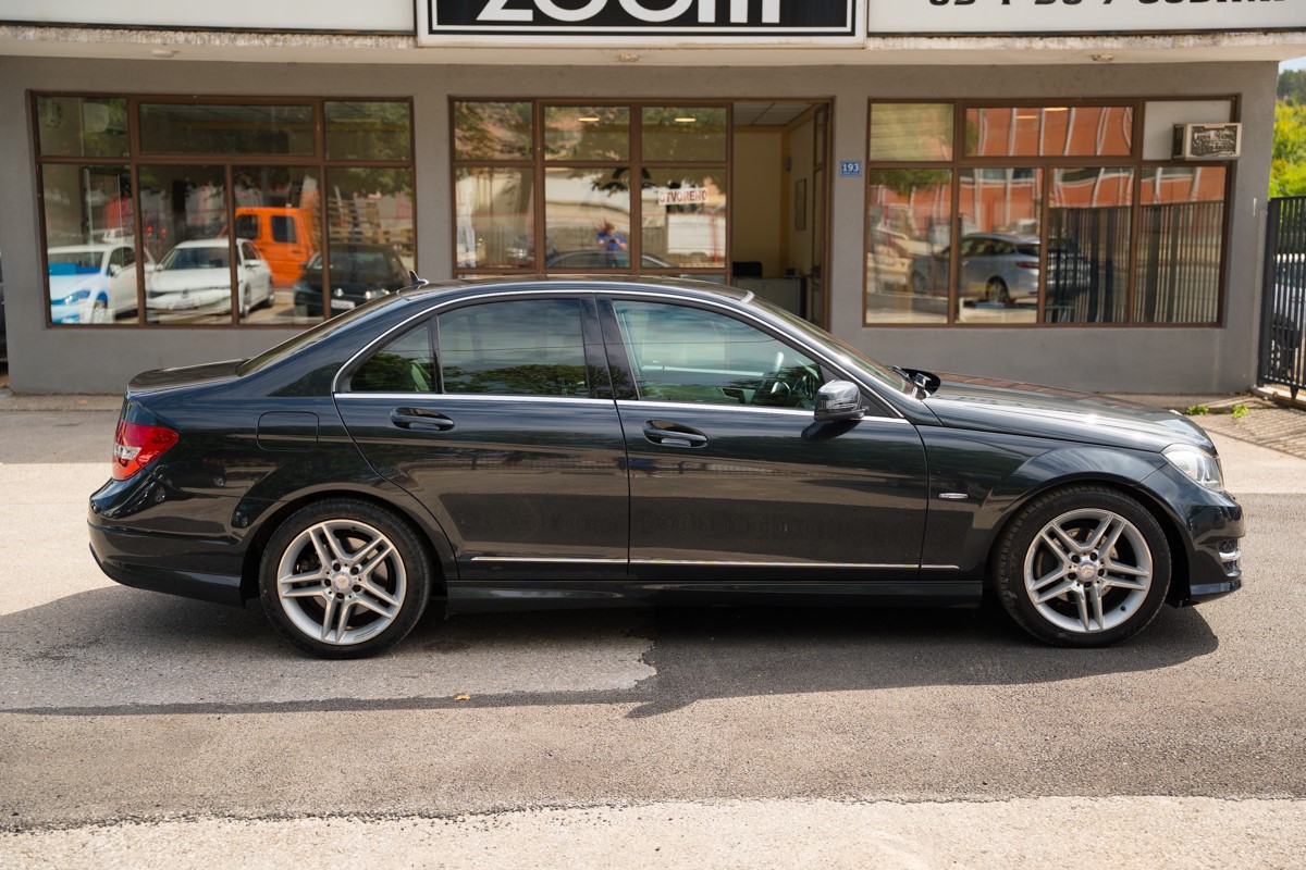 Mercedes-Benz C-Class
 200 CDI AMG