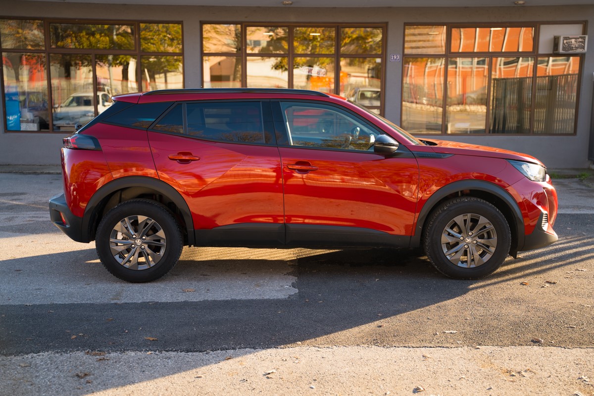 Peugeot 2008 1.2 PureTech STYLE