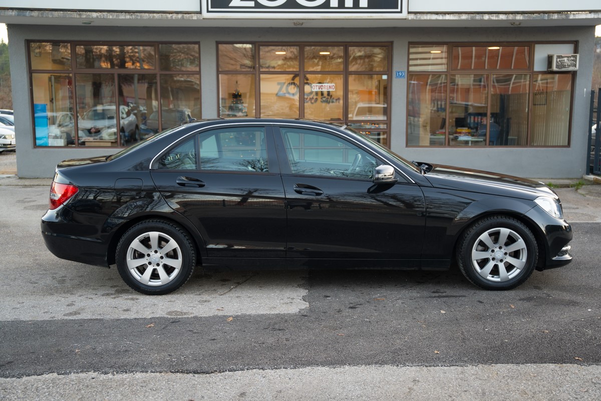 Mercedes-Benz C-Class
 180 CDI