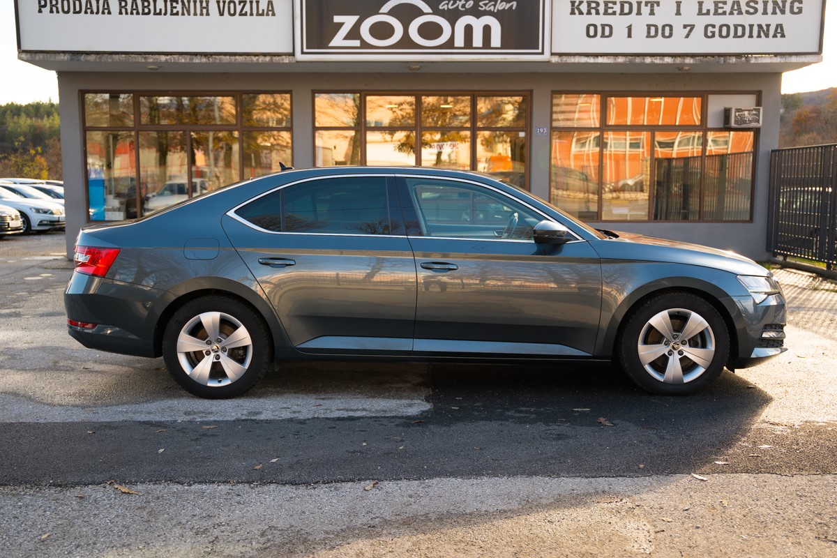 Škoda Superb 1.6 TDI DSG