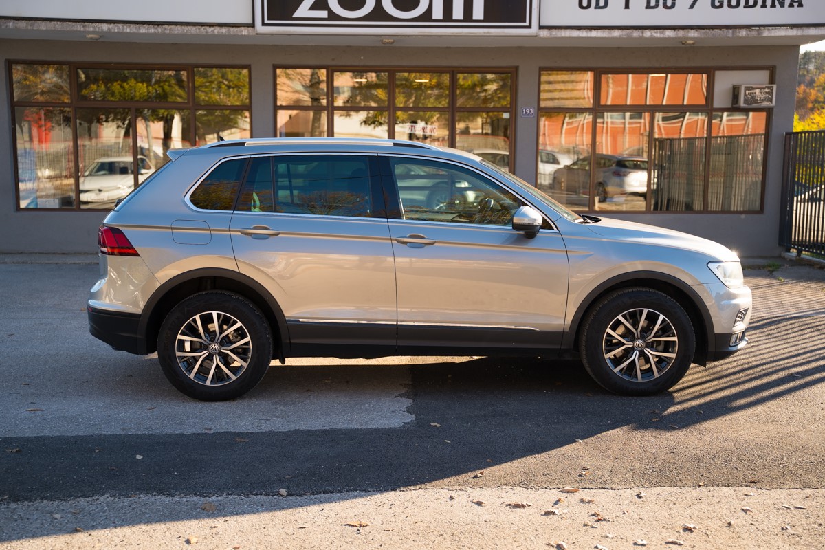 Volkswagen Tiguan
 2.0 TDI DSG 4MOTION