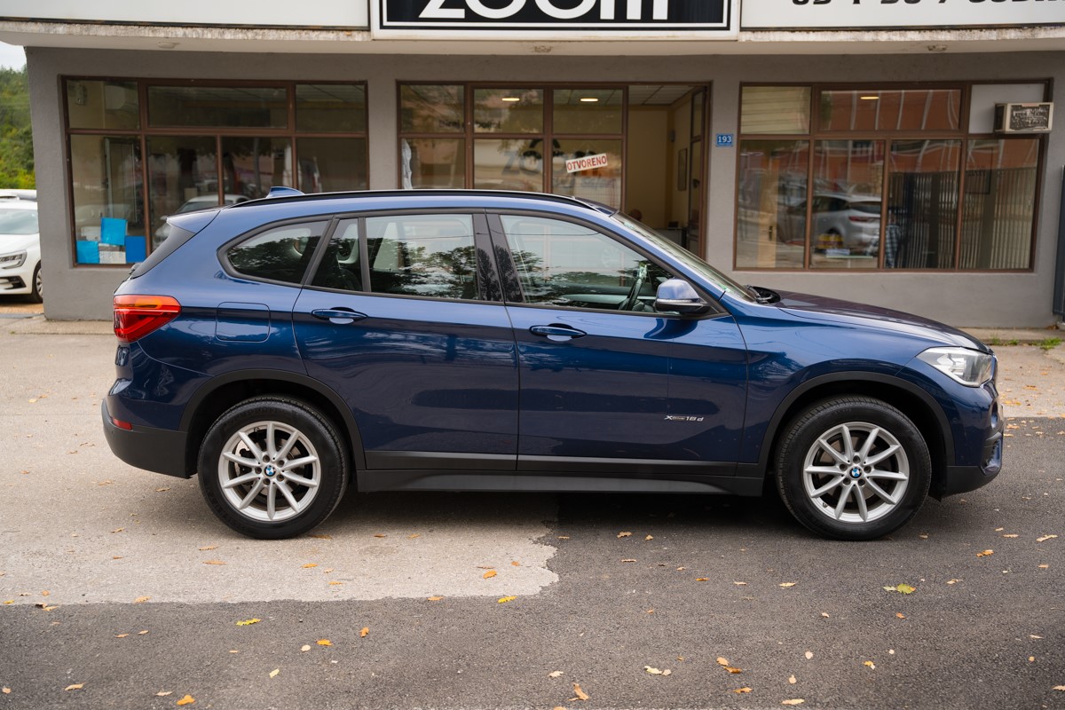 BMW
 X1 18D XDrive