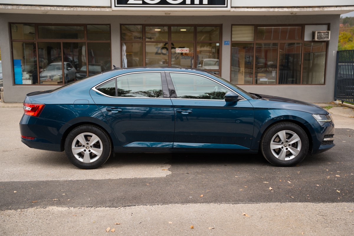 Škoda Superb 1.6 TDI DSG