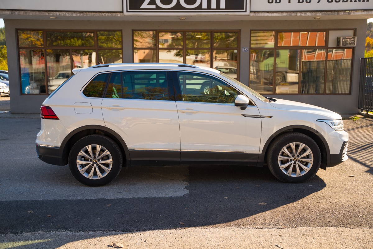 Volkswagen Tiguan
 2.0 TDI DSG