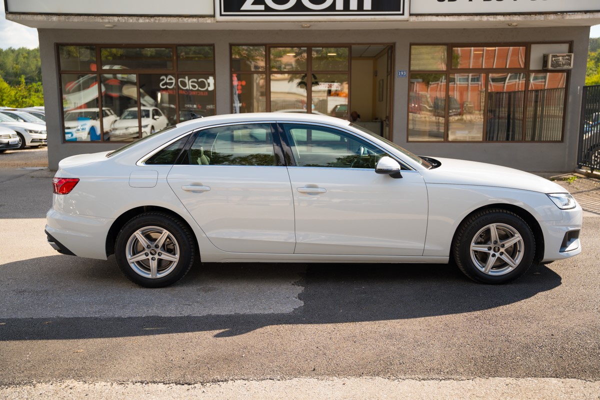 Audi A4
 30 TDI 