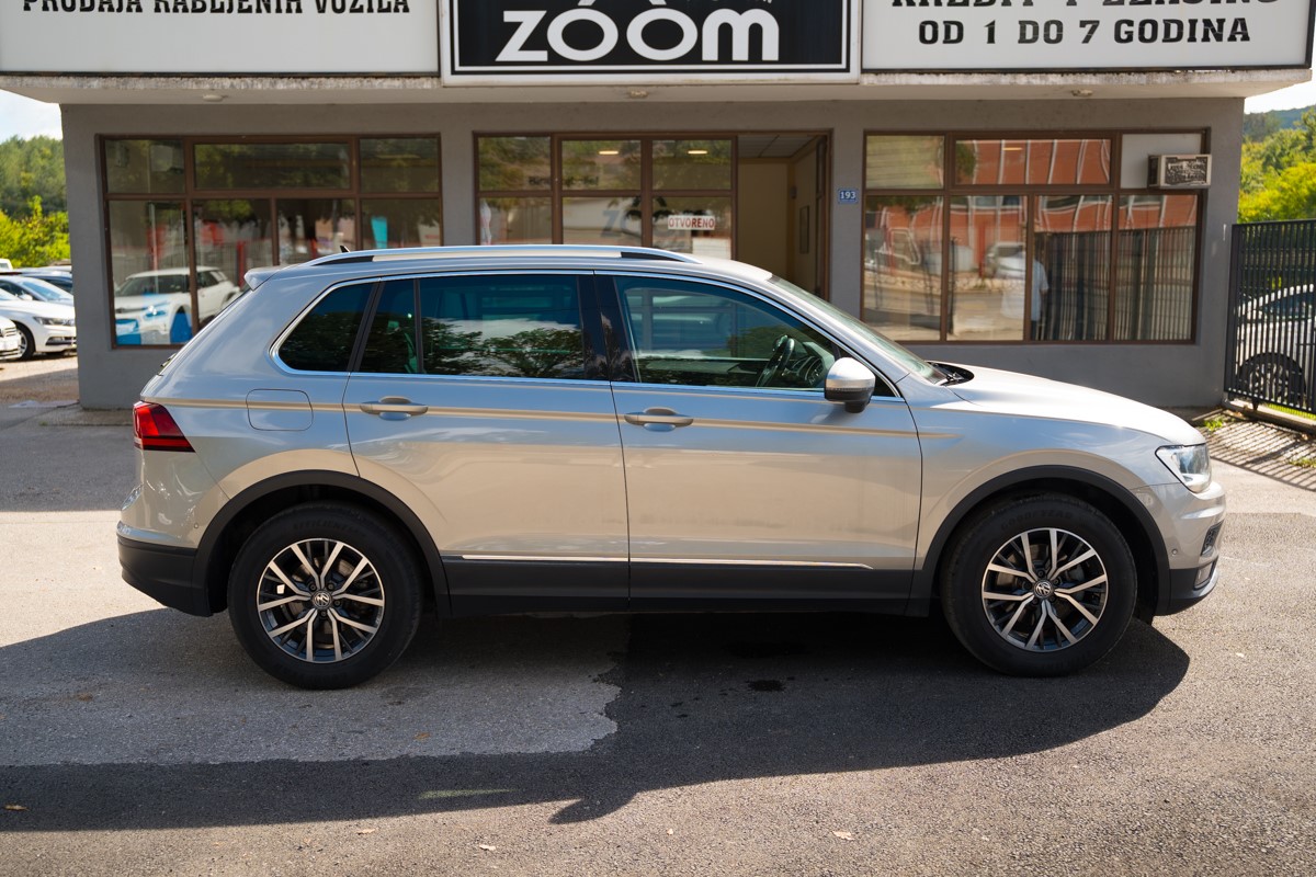 Volkswagen Tiguan
 2.0 TDI DSG