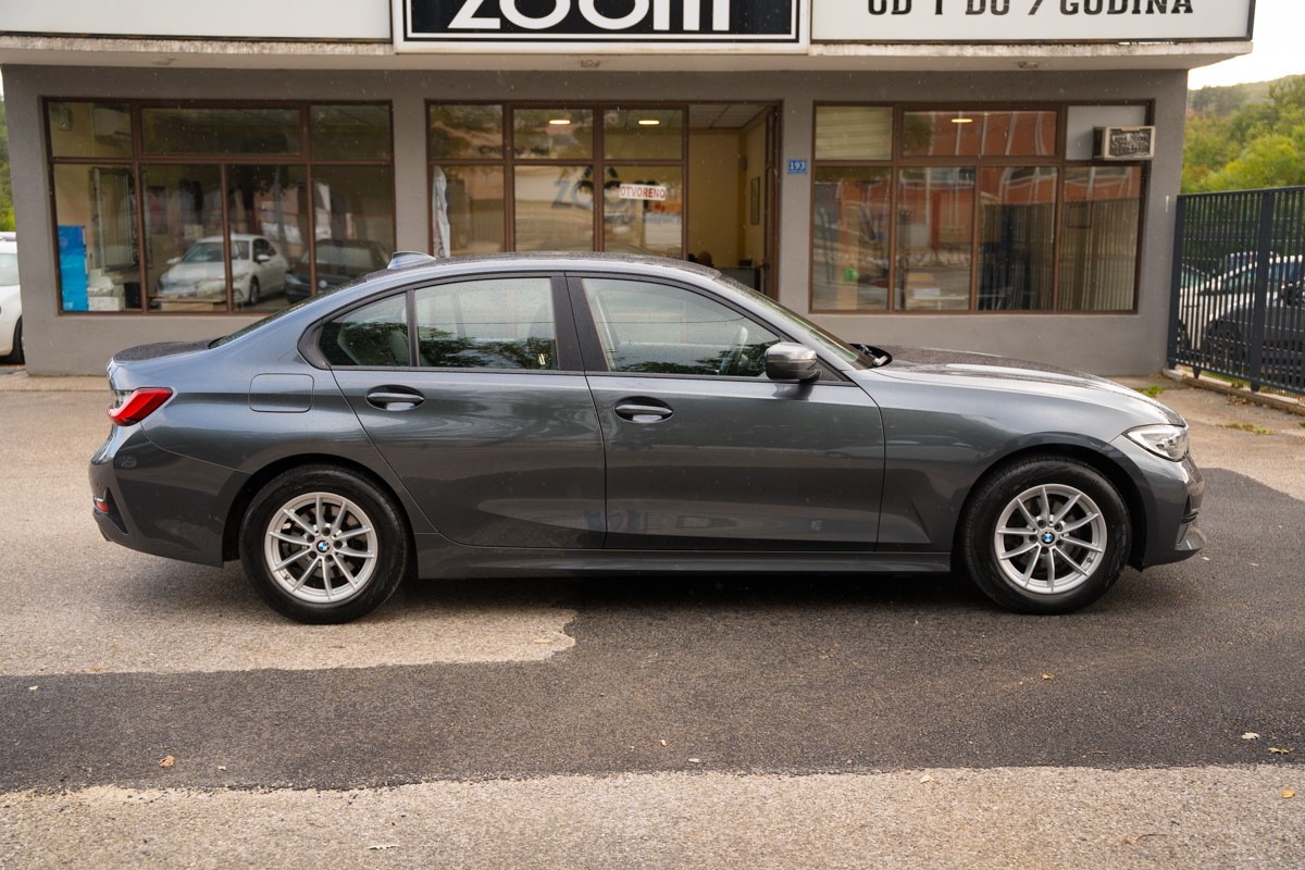 BMW
 3-Series 318 D