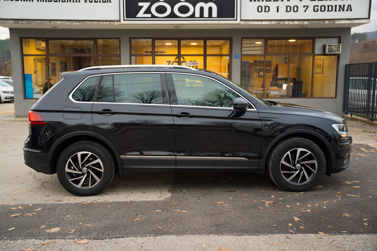 Volkswagen Tiguan
 2.0 TDI DSG 4MOTION