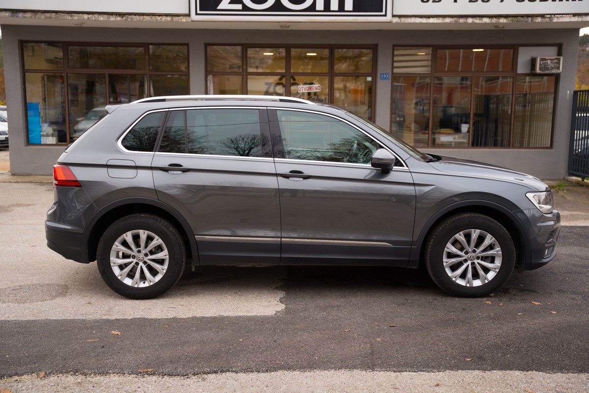 Volkswagen Tiguan
 2.0 TDI DSG 4MOTION