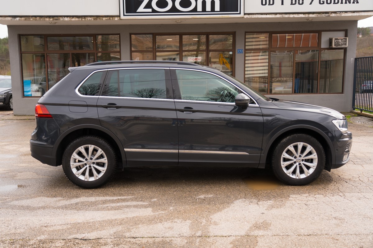 Volkswagen Tiguan
 2.0 TDI