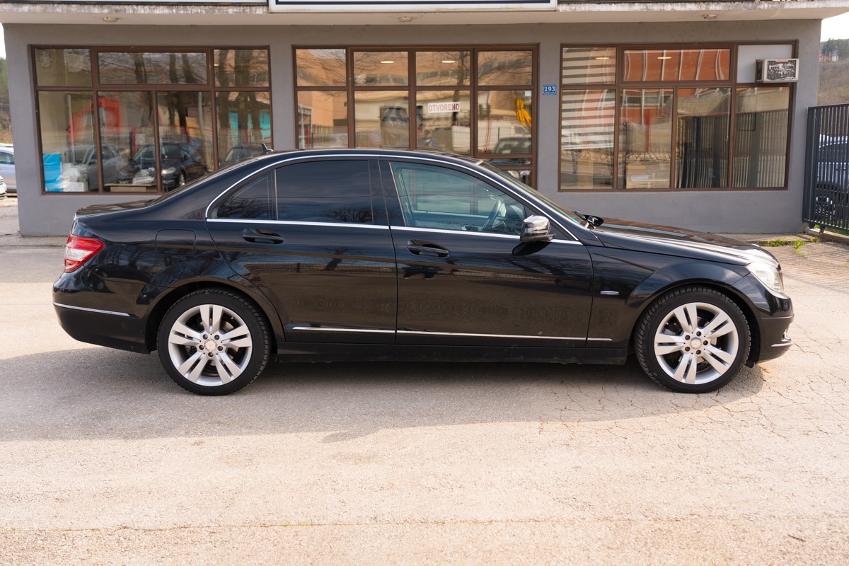 Mercedes-Benz C-Class
 200 CDI