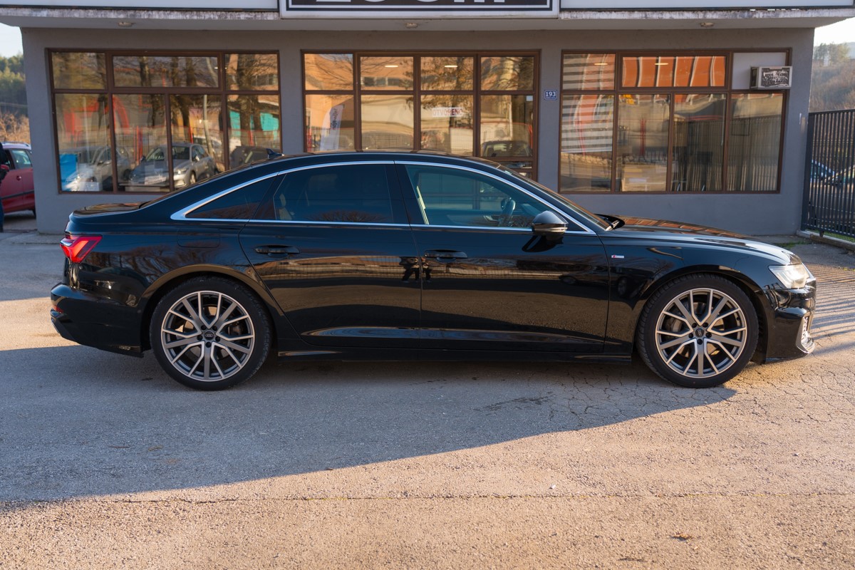 Audi A6
 50 TDI S line
