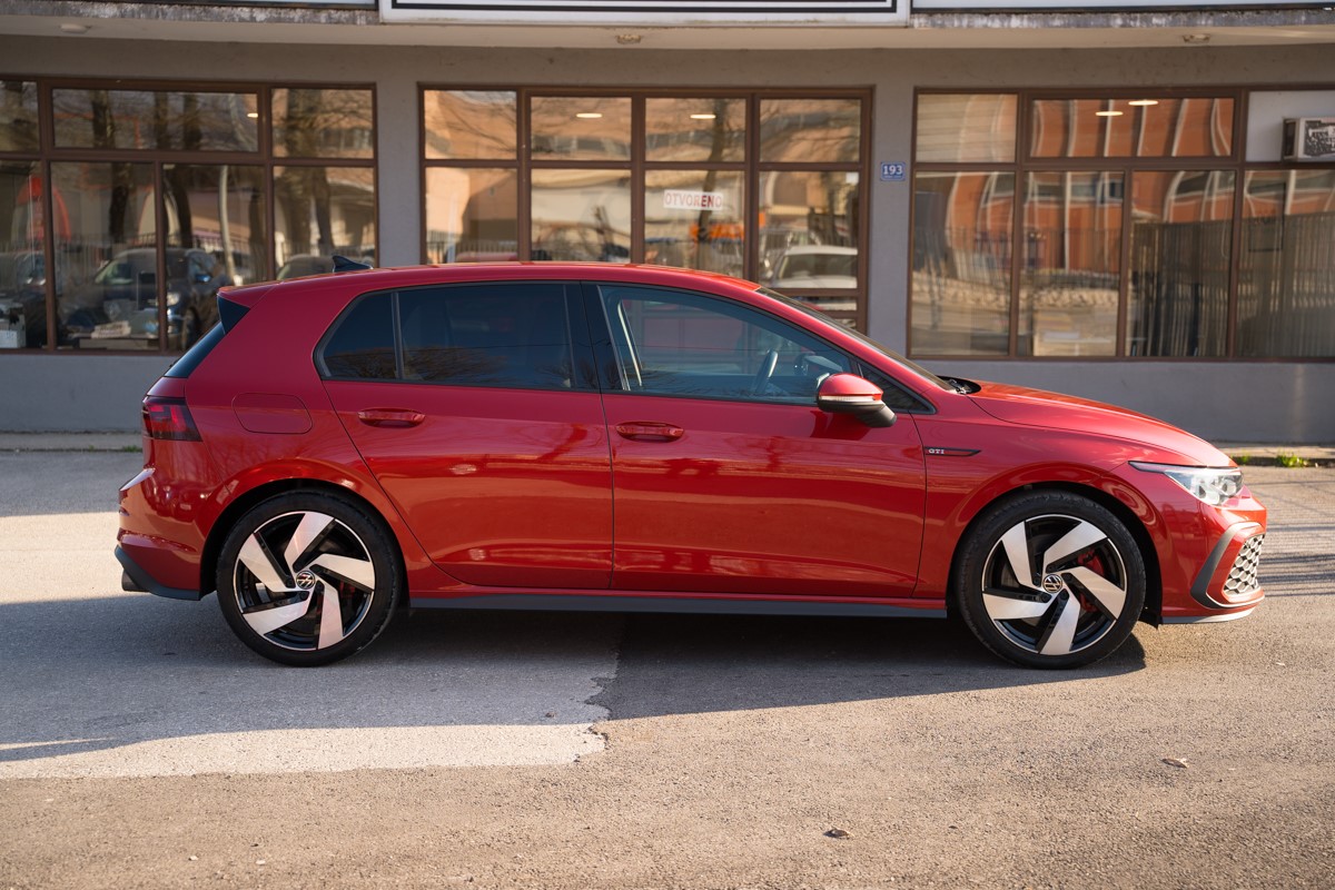 Volkswagen Golf GTI 2.0 TSI DSG