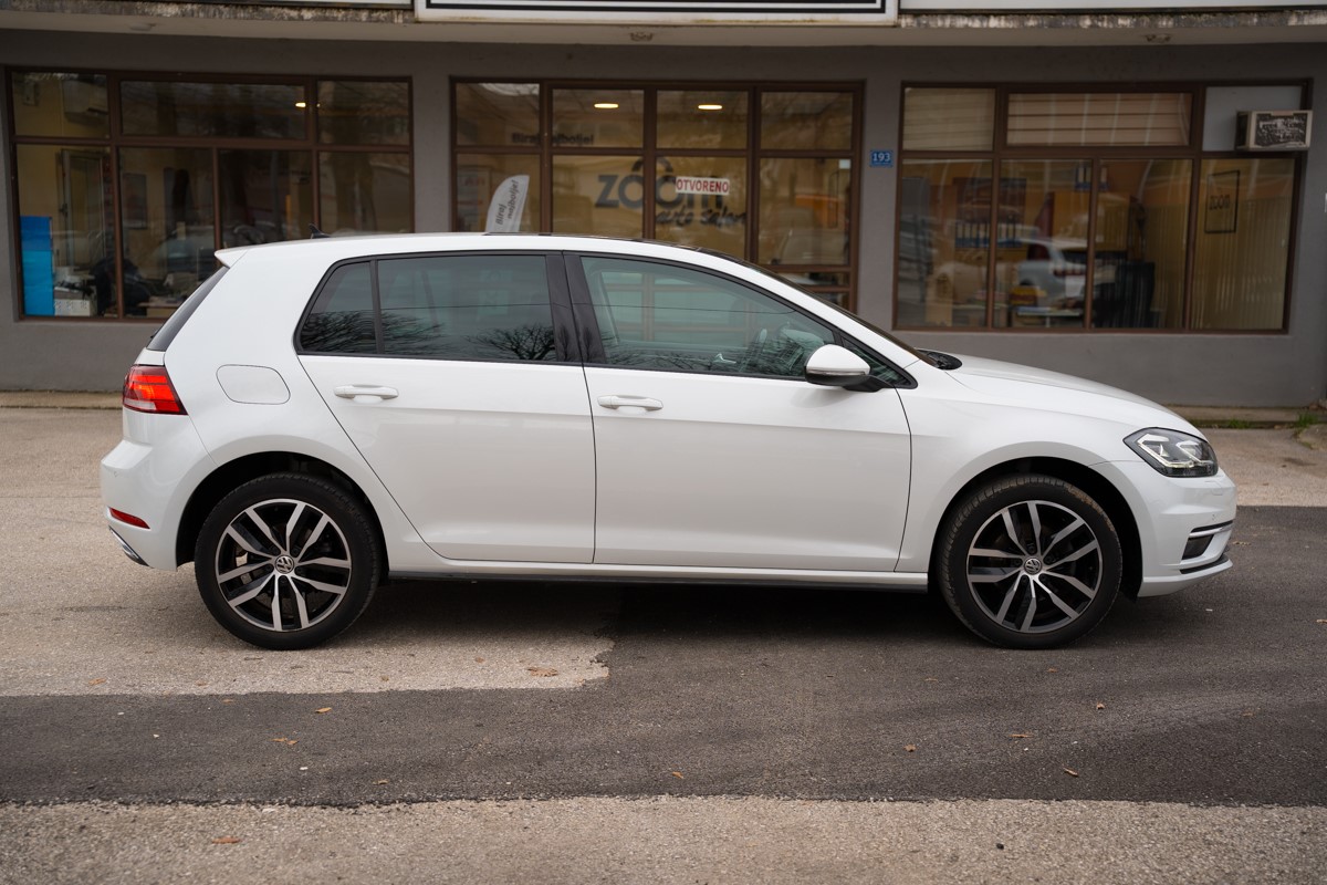 Volkswagen Golf 1.5 TSI