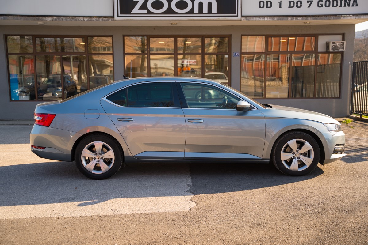 Škoda Superb 2.0 TDI DSG