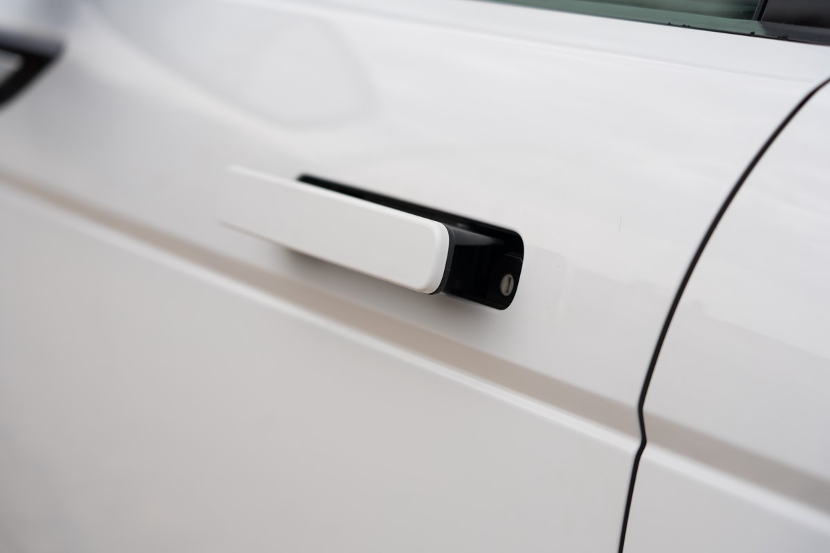 Land Rover
 Range Rover
 EVOQUE 2.0D 4X4