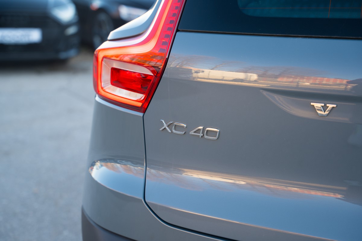 Volvo
 XC40 2.0 D D3