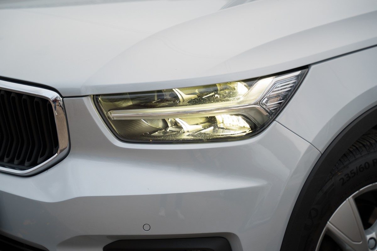 Volvo
 XC40 2.0 D D3