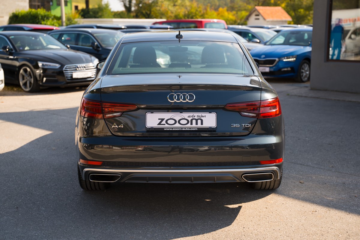 Audi A4
 2.0 TDI S line