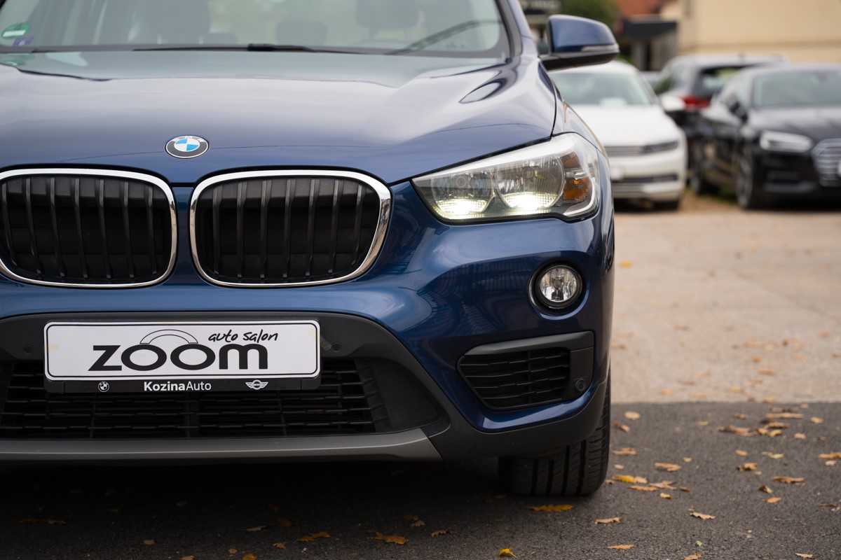 BMW
 X1 18D XDrive