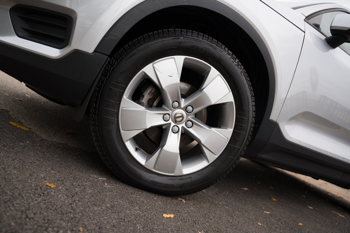 Volvo
 XC40 2.0 D D3