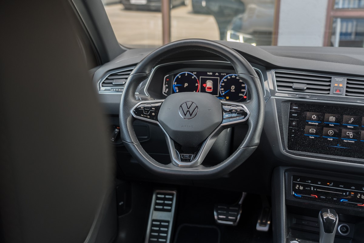 Volkswagen Tiguan
 2.0 TDI R-line