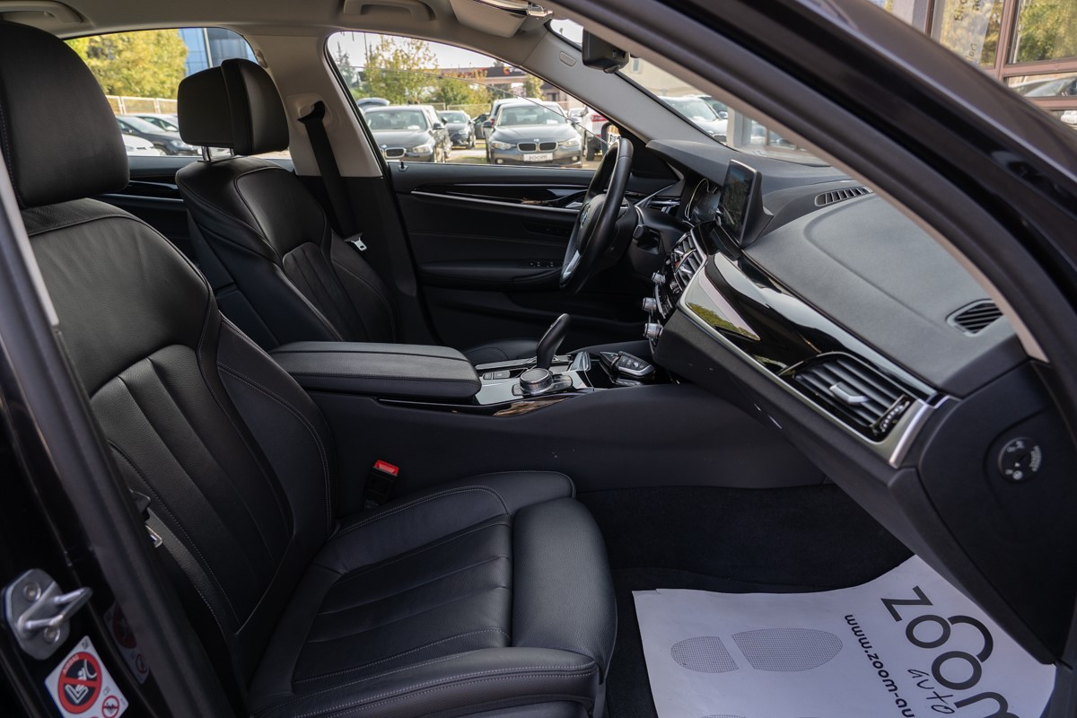BMW
 5-Series 520dA Business