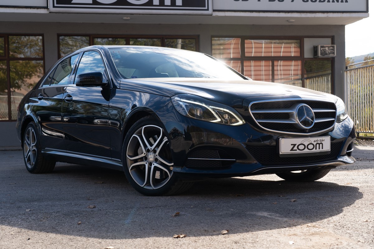 Mercedes-Benz E-Class
 E-350