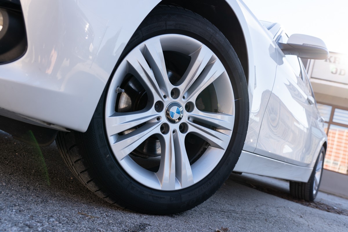 BMW
 3-Series 318 D