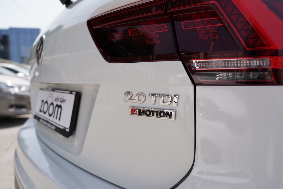 Volkswagen Tiguan
 2.0 TDI  BMT 4MOTION  Virtual Dashboard 