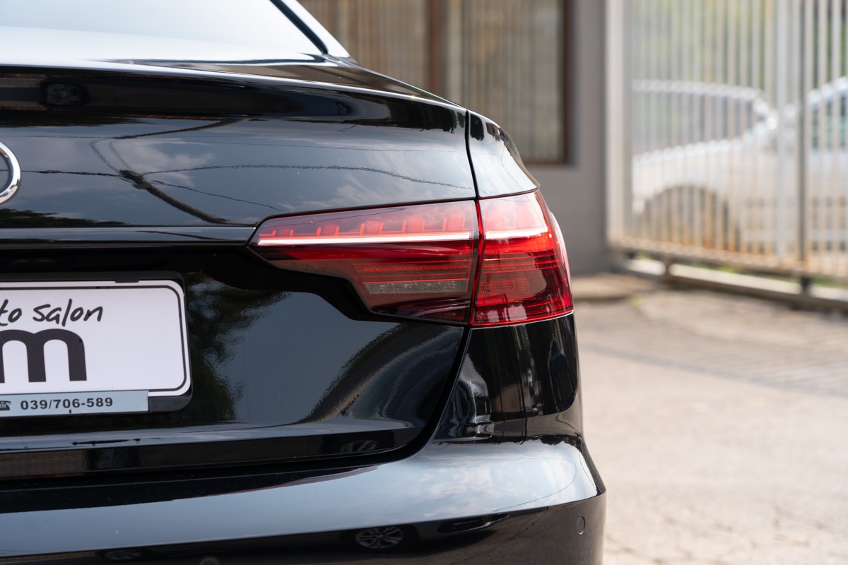 Audi A4
 30 TDI S-Tronic Business