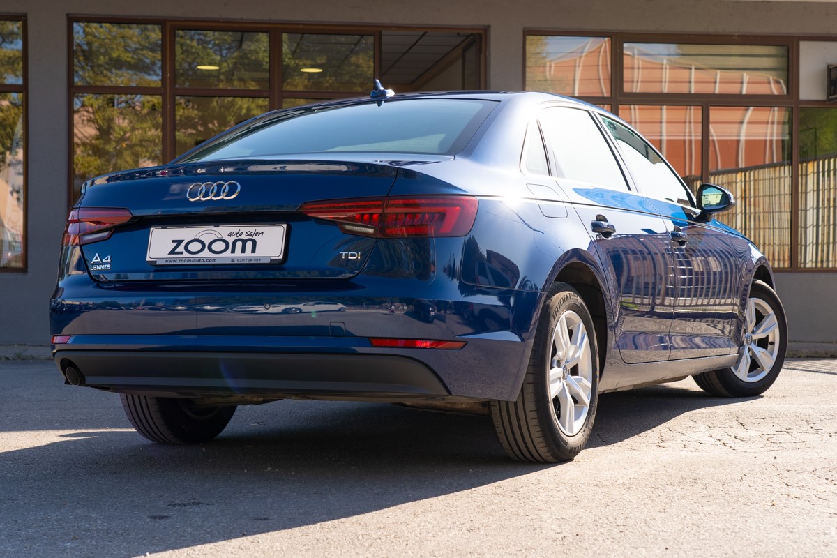 Audi A4
 2,0 TDI