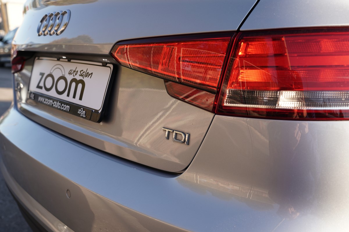 Audi A4
 2.0 TDI ULTRA 150 BUSINESS LINE