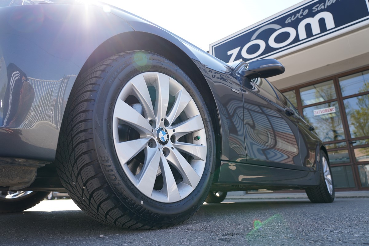 BMW
 3-Series 320 d Automatik 